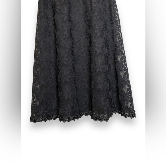 Kimchi Blue | Black Floral Lace Trapeze Shift Dress Sz XS - Picture 4 of 9